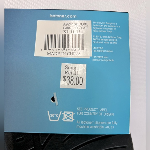 Isotoner Men's XL 11-12 Hard Sole Brown Slippers New in Package - Picture 2 of 3